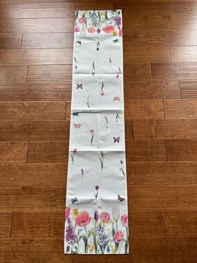 Spring Meadow Floral Table Runner - Pink & Green